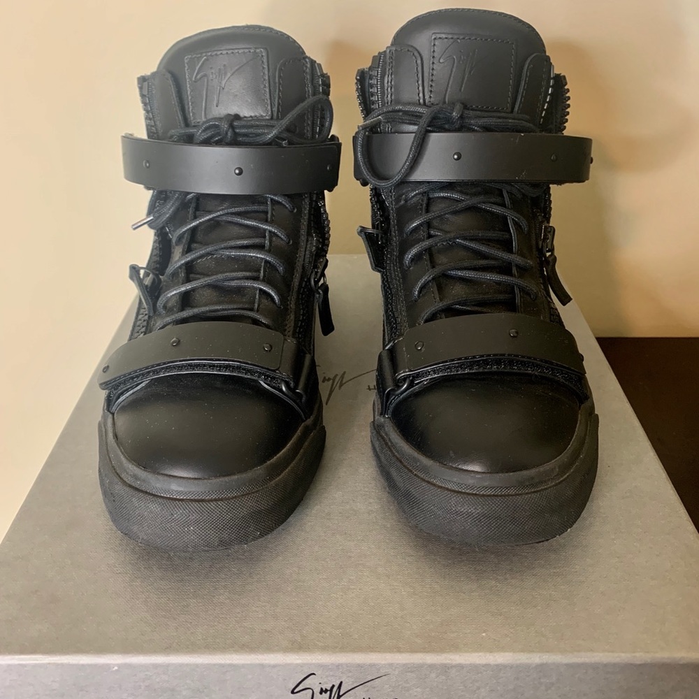 Authentic Giuseppe Zanotti Leather Zipper Sneaker